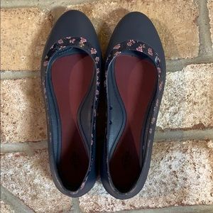 Crocs iconic comfort flats